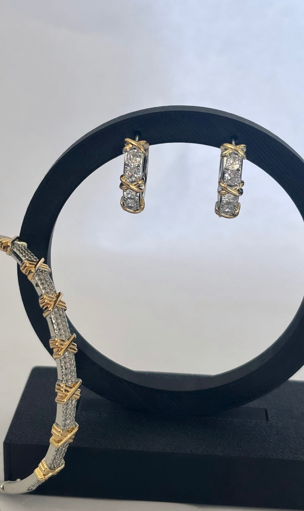 Argola x prata e dourado
