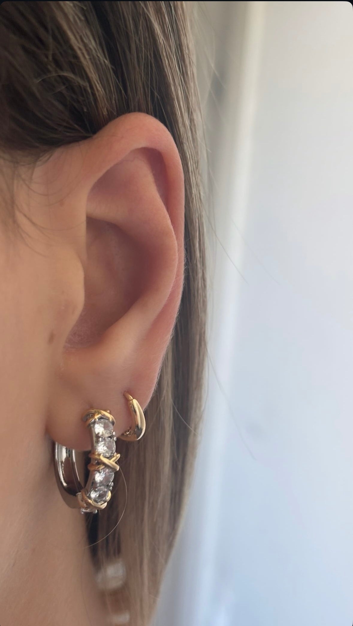 Argola x prata e dourado