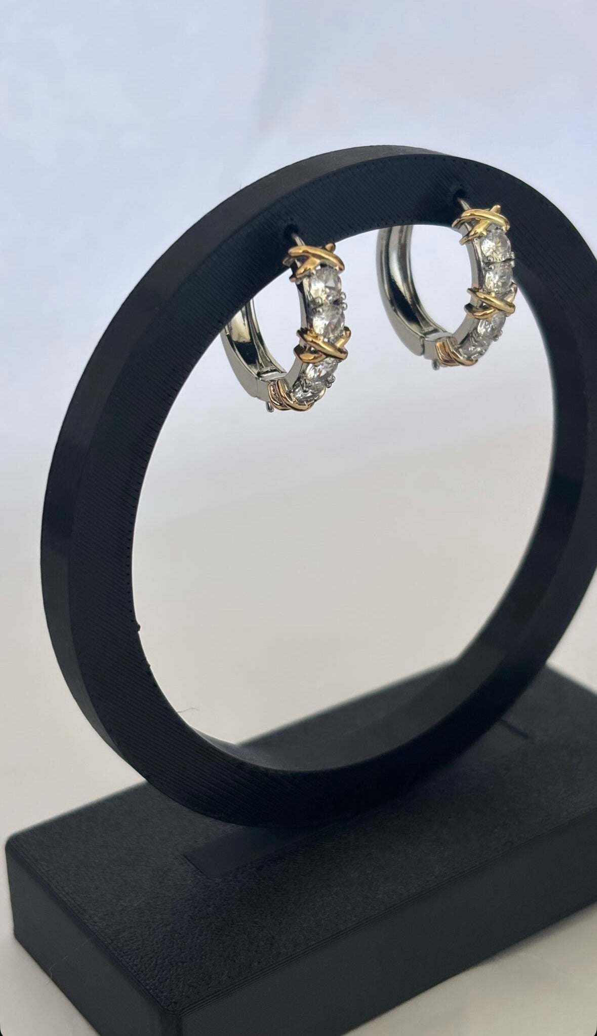 Argola x prata e dourado