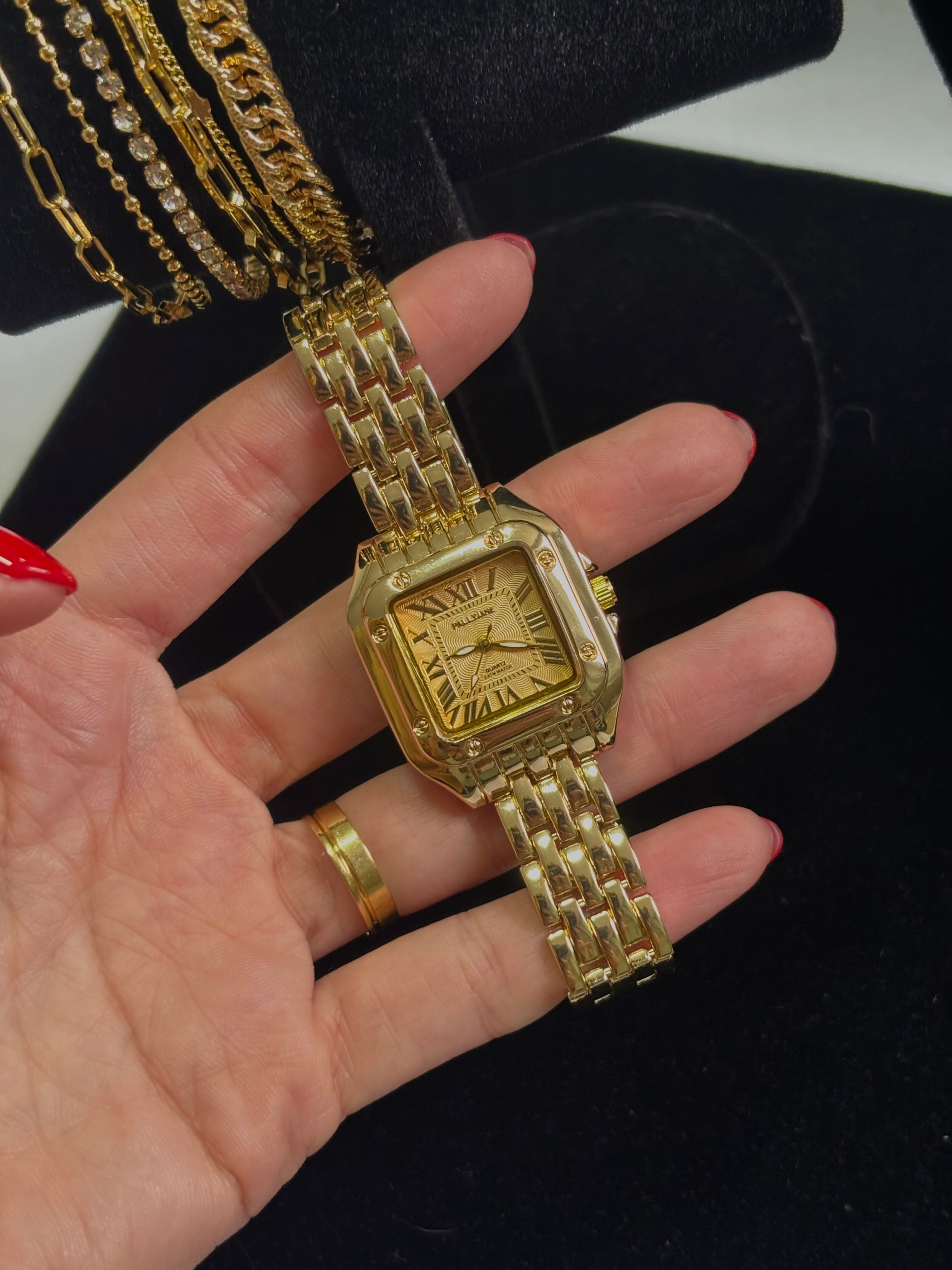 Relógio inspiração Cartier dourado